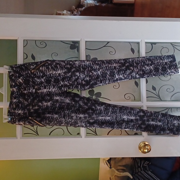 Yado leggings workout pants jr. size medium - Picture 2 of 5